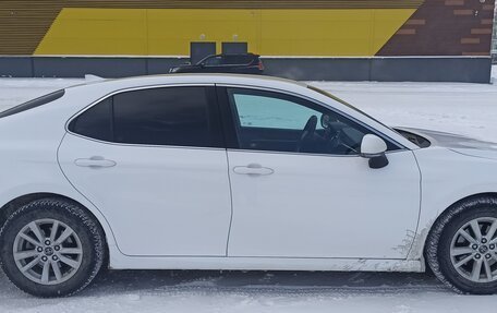 Toyota Camry, 2018 год, 2 240 000 рублей, 4 фотография