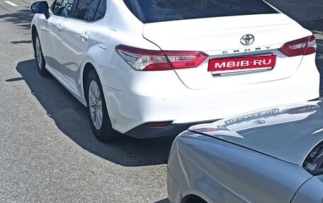 Toyota Camry, 2018 год, 2 240 000 рублей, 3 фотография