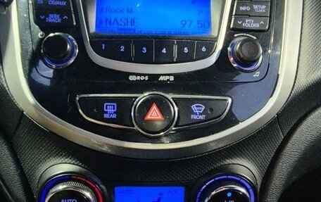 Hyundai Solaris II рестайлинг, 2013 год, 600 000 рублей, 10 фотография