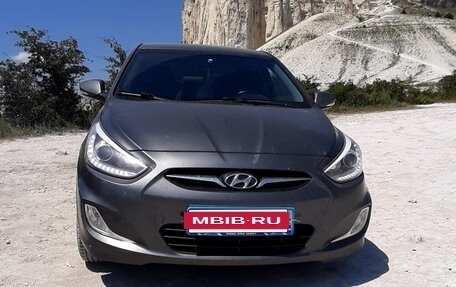Hyundai Solaris II рестайлинг, 2013 год, 600 000 рублей, 2 фотография
