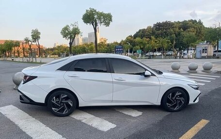 Hyundai Elantra, 2024 год, 1 540 000 рублей, 6 фотография