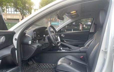 Hyundai Elantra, 2024 год, 1 540 000 рублей, 11 фотография