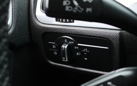 Volkswagen Touareg III, 2012 год, 2 099 000 рублей, 11 фотография