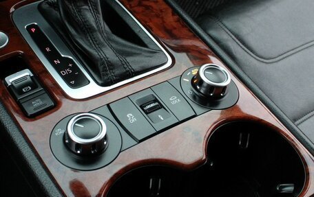 Volkswagen Touareg III, 2012 год, 2 099 000 рублей, 21 фотография