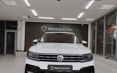 Volkswagen Tiguan II, 2018 год, 2 650 000 рублей, 2 фотография