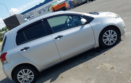 Toyota Yaris III рестайлинг, 2010 год, 560 000 рублей, 3 фотография