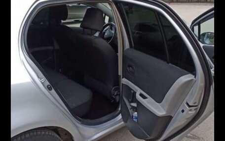 Toyota Yaris III рестайлинг, 2010 год, 560 000 рублей, 15 фотография