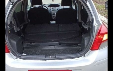 Toyota Yaris III рестайлинг, 2010 год, 560 000 рублей, 9 фотография