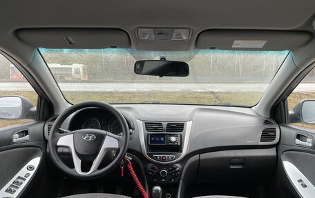 Hyundai Solaris II рестайлинг, 2011 год, 677 000 рублей, 4 фотография