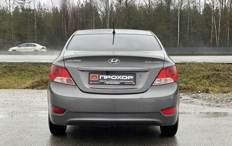 Hyundai Solaris II рестайлинг, 2011 год, 677 000 рублей, 25 фотография