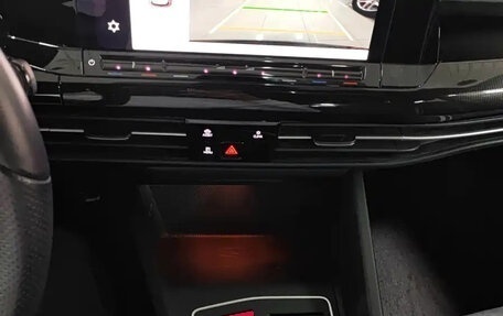 Volkswagen Golf VIII, 2021 год, 1 330 000 рублей, 4 фотография