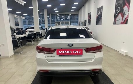 KIA Optima IV, 2017 год, 1 646 000 рублей, 6 фотография