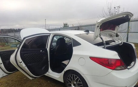 Hyundai Solaris II рестайлинг, 2011 год, 675 000 рублей, 5 фотография