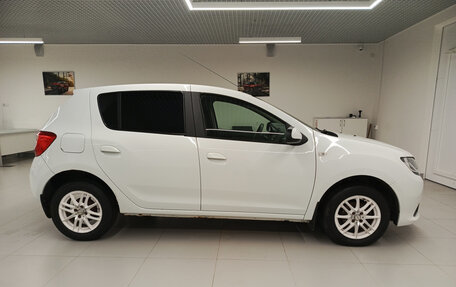 Renault Sandero II рестайлинг, 2014 год, 759 000 рублей, 5 фотография