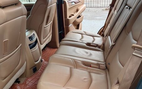 Cadillac Escalade IV, 2016 год, 3 999 999 рублей, 21 фотография