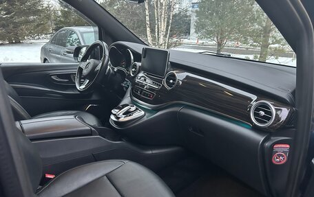 Mercedes-Benz V-Класс, 2018 год, 4 200 000 рублей, 4 фотография