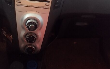 Toyota Yaris III рестайлинг, 2008 год, 600 000 рублей, 3 фотография