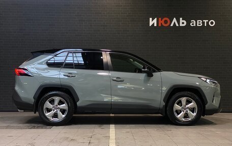 Toyota RAV4, 2021 год, 3 450 000 рублей, 4 фотография