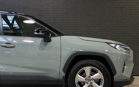 Toyota RAV4, 2021 год, 3 450 000 рублей, 8 фотография