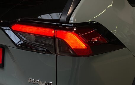 Toyota RAV4, 2021 год, 3 450 000 рублей, 10 фотография