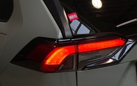 Toyota RAV4, 2021 год, 3 450 000 рублей, 9 фотография