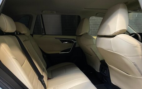 Toyota RAV4, 2021 год, 3 450 000 рублей, 14 фотография