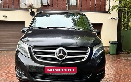 Mercedes-Benz V-Класс, 2015 год, 3 600 000 рублей, 19 фотография