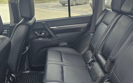 Mitsubishi Pajero IV, 2010 год, 2 200 000 рублей, 19 фотография