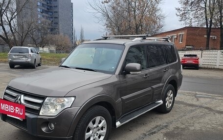 Mitsubishi Pajero IV, 2010 год, 2 200 000 рублей, 2 фотография