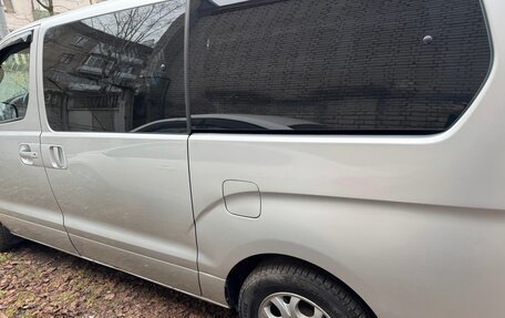 Hyundai Grand Starex Grand Starex I рестайлинг 2, 2010 год, 1 450 000 рублей, 4 фотография