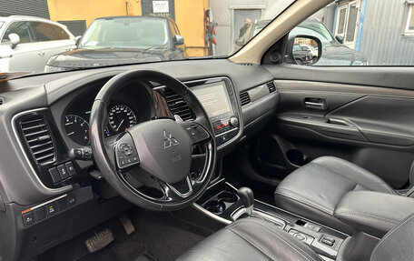 Mitsubishi Outlander III рестайлинг 3, 2020 год, 2 449 000 рублей, 7 фотография