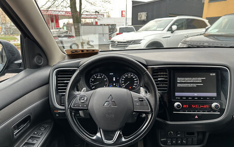 Mitsubishi Outlander III рестайлинг 3, 2020 год, 2 449 000 рублей, 13 фотография