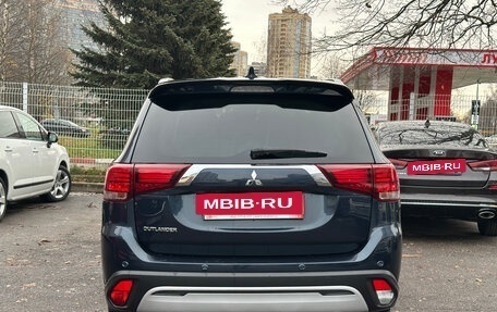 Mitsubishi Outlander III рестайлинг 3, 2020 год, 2 449 000 рублей, 5 фотография