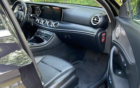 Mercedes-Benz E-Класс, 2018 год, 1 850 000 рублей, 3 фотография