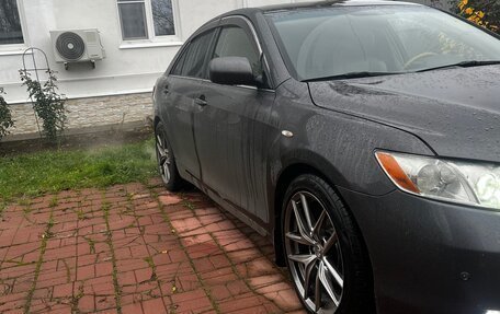 Toyota Camry, 2006 год, 850 000 рублей, 2 фотография