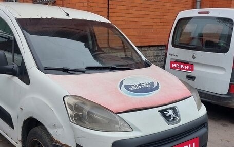 Peugeot Partner II рестайлинг 2, 2011 год, 420 000 рублей, 2 фотография