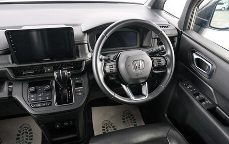 Honda Stepwgn, 2023 год, 2 999 000 рублей, 10 фотография