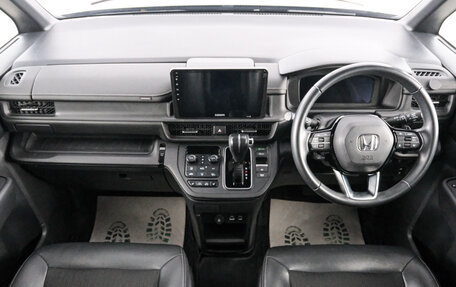 Honda Stepwgn, 2023 год, 2 999 000 рублей, 11 фотография