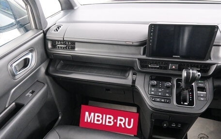 Honda Stepwgn, 2023 год, 2 999 000 рублей, 12 фотография