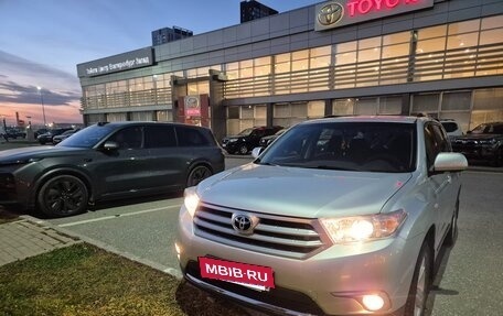 Toyota Highlander III, 2012 год, 3 200 000 рублей, 4 фотография