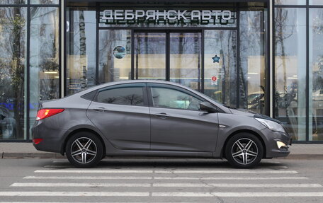 Hyundai Solaris II рестайлинг, 2016 год, 995 000 рублей, 4 фотография