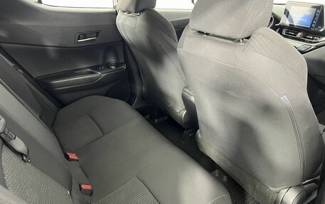 Toyota C-HR I рестайлинг, 2019 год, 2 150 000 рублей, 12 фотография