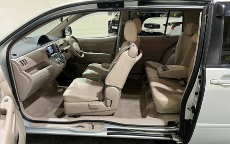 Toyota Raum II, 2008 год, 750 000 рублей, 16 фотография