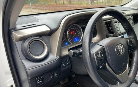 Toyota RAV4, 2014 год, 1 575 000 рублей, 10 фотография