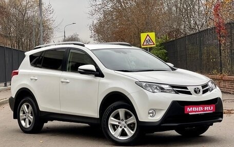 Toyota RAV4, 2014 год, 1 575 000 рублей, 3 фотография
