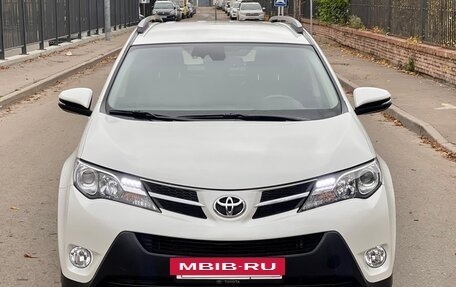 Toyota RAV4, 2014 год, 1 575 000 рублей, 2 фотография