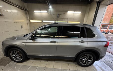 Volkswagen Tiguan II, 2018 год, 2 850 000 рублей, 21 фотография