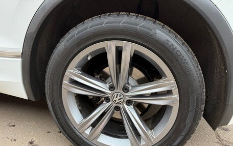 Volkswagen Tiguan II, 2018 год, 2 350 000 рублей, 14 фотография