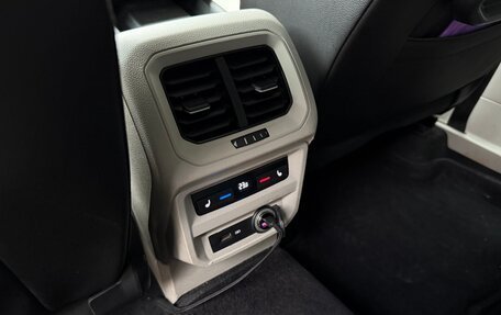 Volkswagen Tiguan II, 2018 год, 2 350 000 рублей, 19 фотография