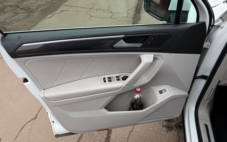 Volkswagen Tiguan II, 2018 год, 2 350 000 рублей, 21 фотография